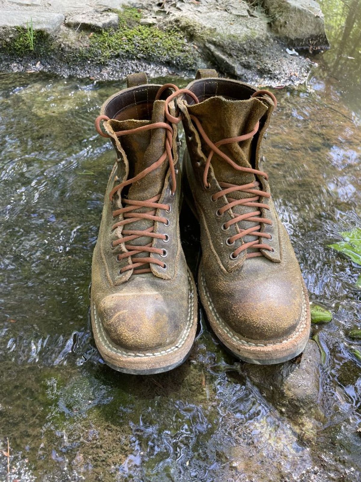 Photo by patinathunderdome on May 5, 2022 of the White's 350 Cutter in Horween Cinnamon Waxed Flesh.