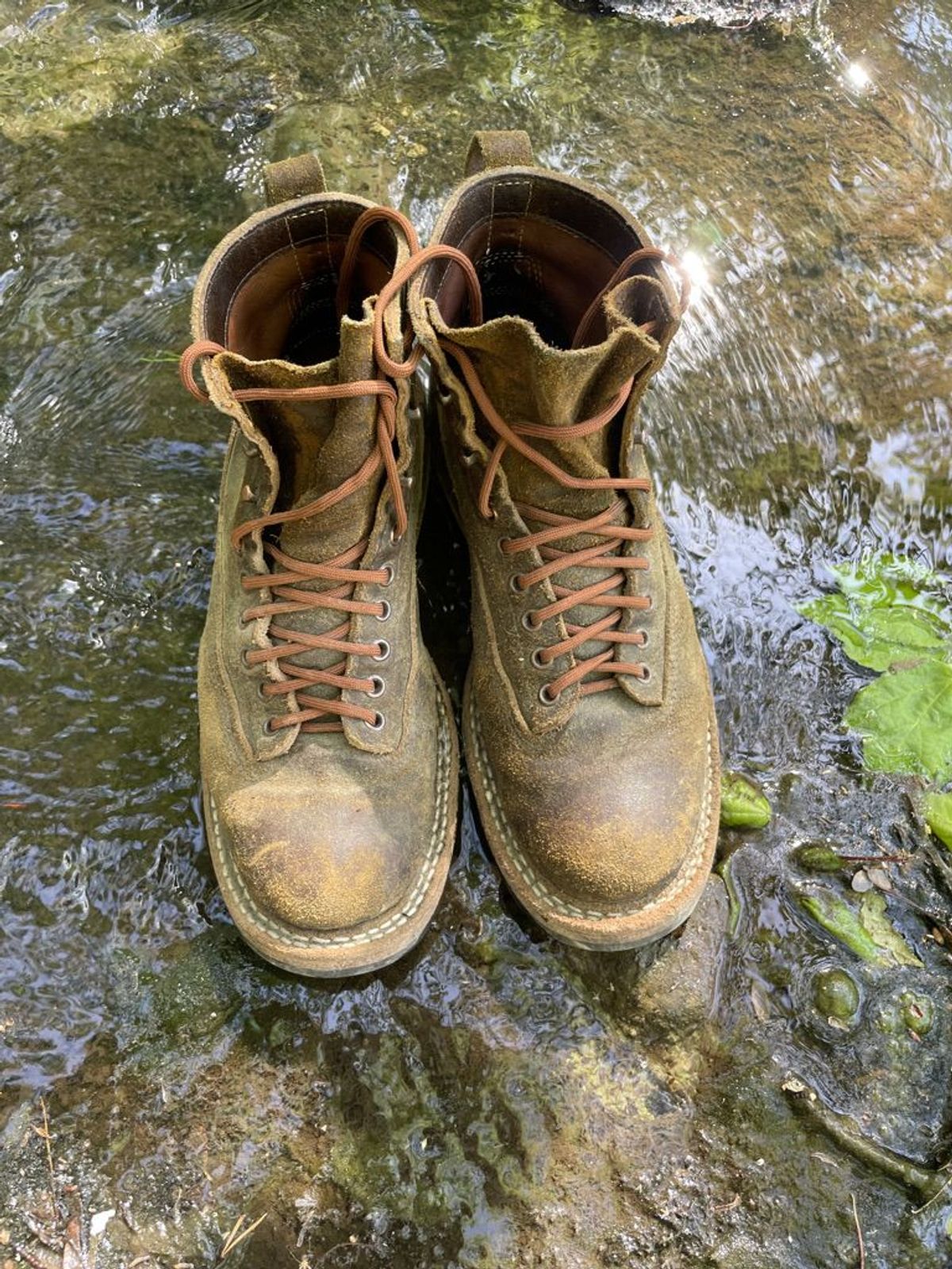 Photo by patinathunderdome on May 5, 2022 of the White's 350 Cutter in Horween Cinnamon Waxed Flesh.