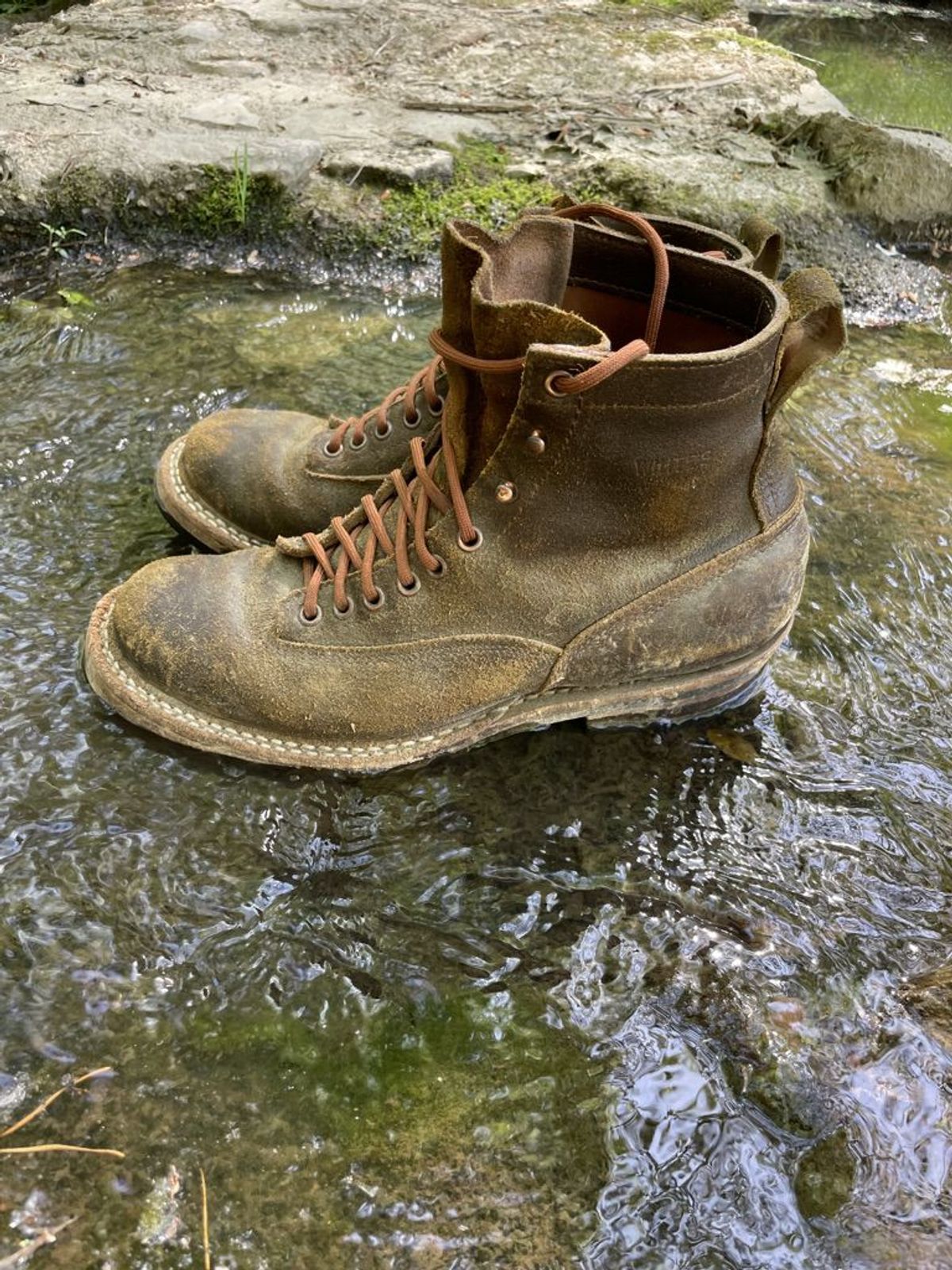 Photo by patinathunderdome on May 5, 2022 of the White's 350 Cutter in Horween Cinnamon Waxed Flesh.