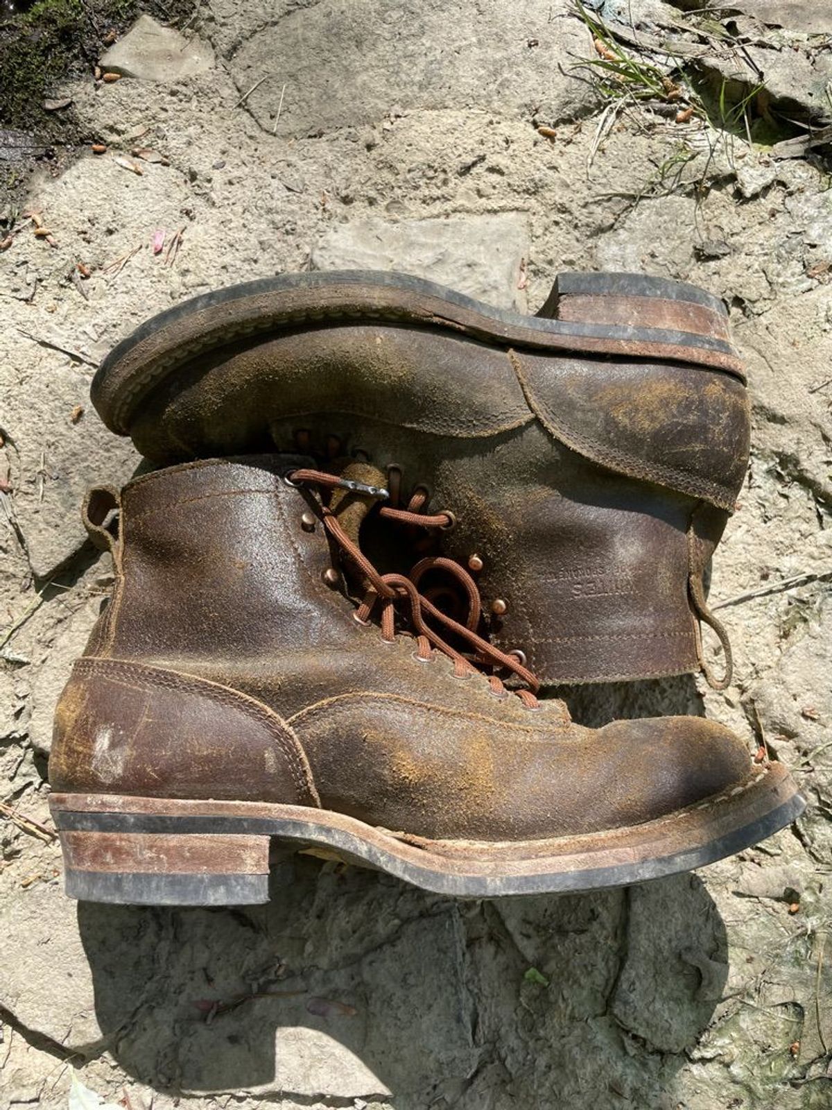 Photo by patinathunderdome on May 5, 2022 of the White's 350 Cutter in Horween Cinnamon Waxed Flesh.