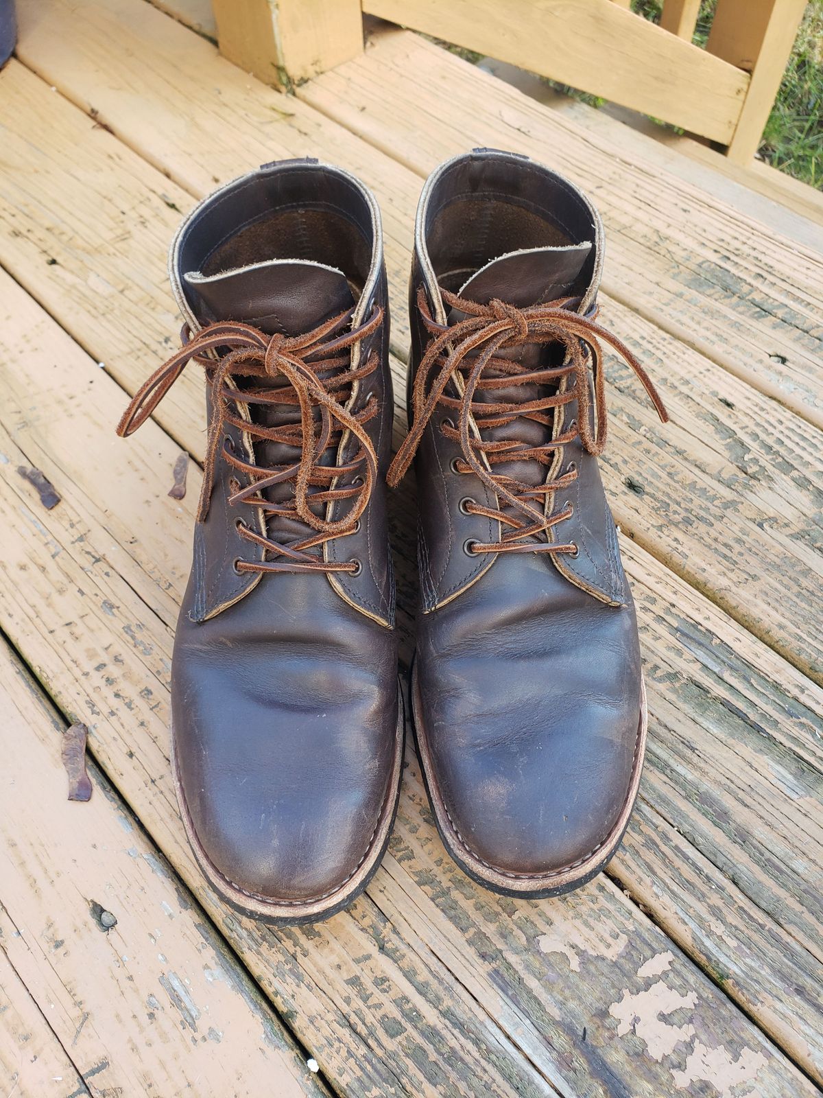Photo by patinathunderdome on November 1, 2021 of the Red Wing Merchant in S.B. Foot Ebony Harness.