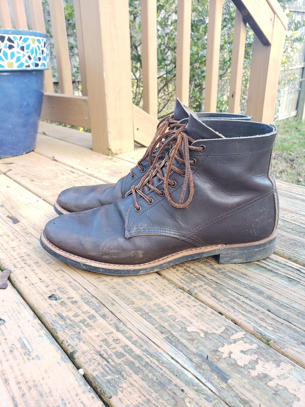 Photo by patinathunderdome on November 1, 2021 of the Red Wing Merchant in S.B. Foot Ebony Harness.