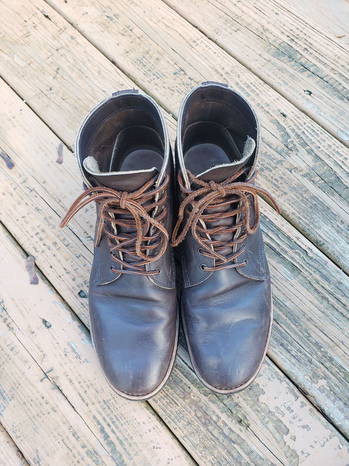 Photo by patinathunderdome on November 1, 2021 of the Red Wing Merchant in S.B. Foot Ebony Harness.