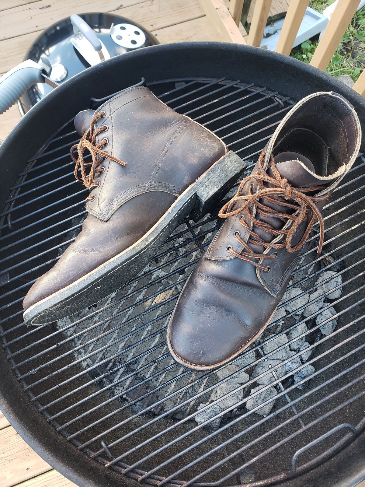 Photo by patinathunderdome on November 1, 2021 of the Red Wing Merchant in S.B. Foot Ebony Harness.
