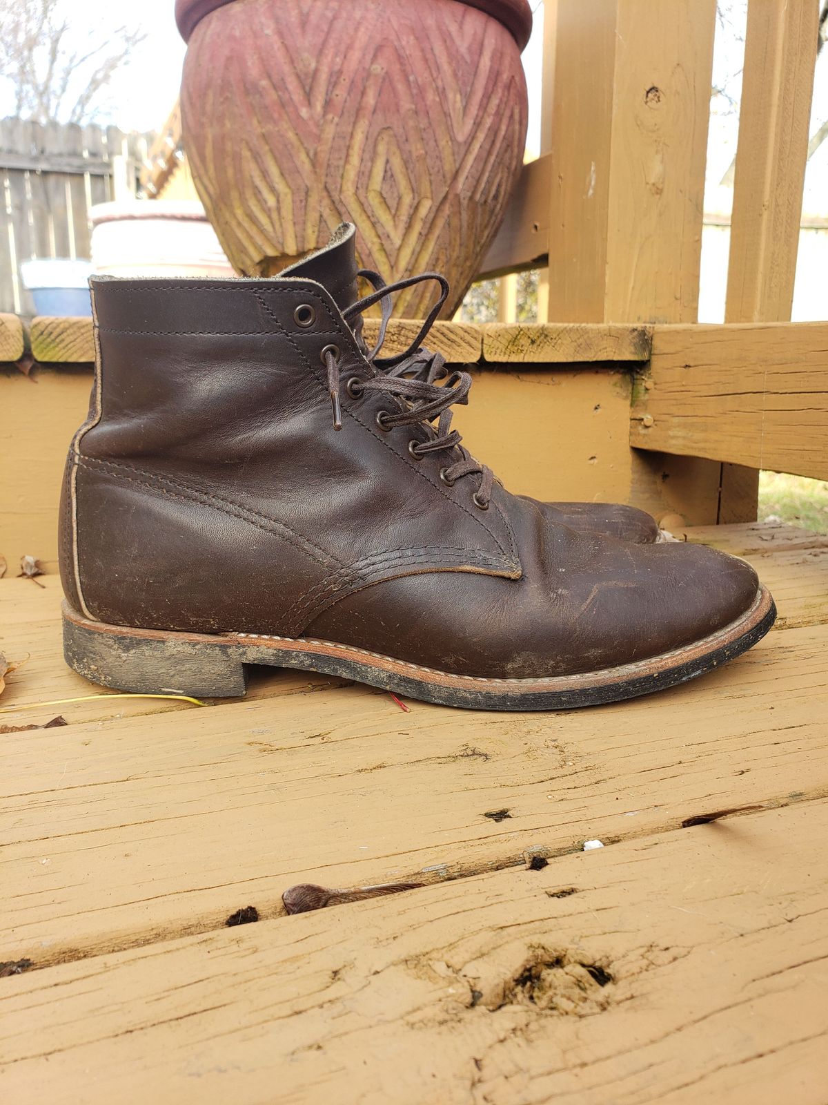 Photo by patinathunderdome on December 1, 2021 of the Red Wing Merchant in S.B. Foot Ebony Harness.