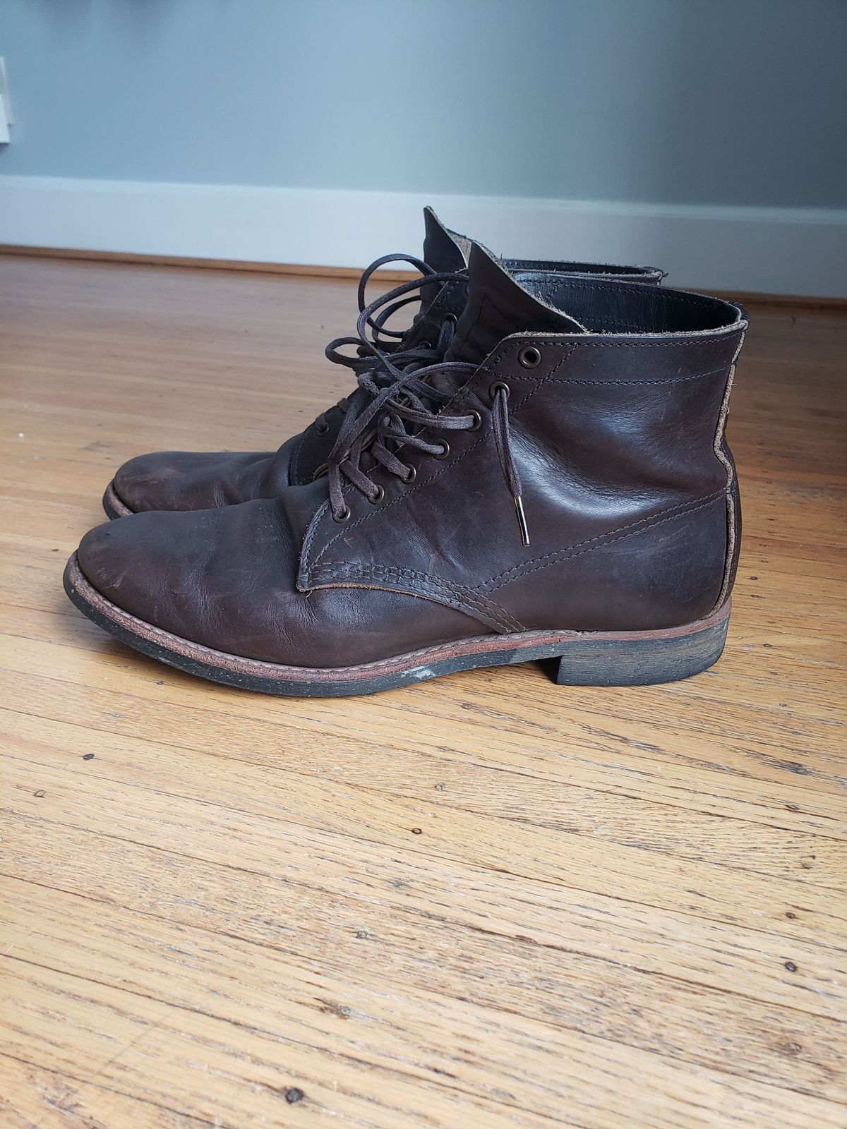 Photo by patinathunderdome on January 3, 2022 of the Red Wing Merchant in S.B. Foot Ebony Harness.