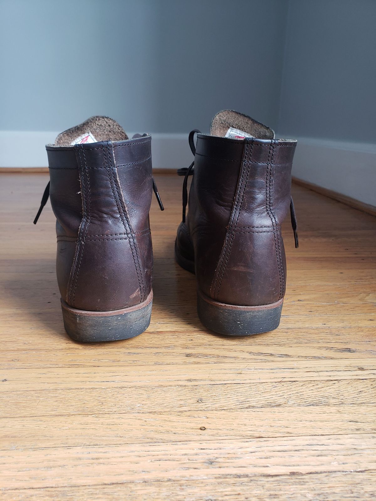 Photo by patinathunderdome on January 3, 2022 of the Red Wing Merchant in S.B. Foot Ebony Harness.