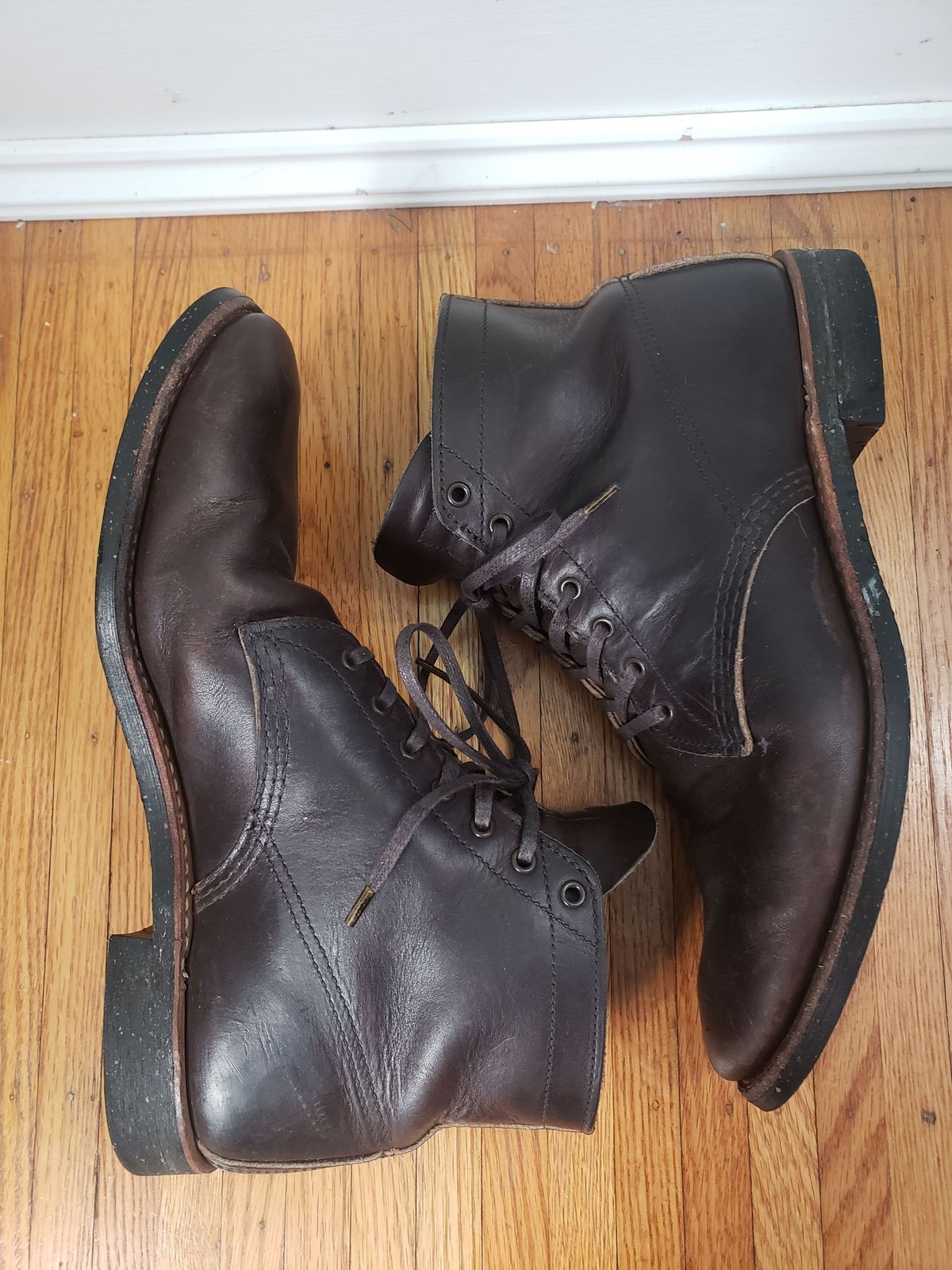 Photo by patinathunderdome on February 1, 2022 of the Red Wing Merchant in S.B. Foot Ebony Harness.