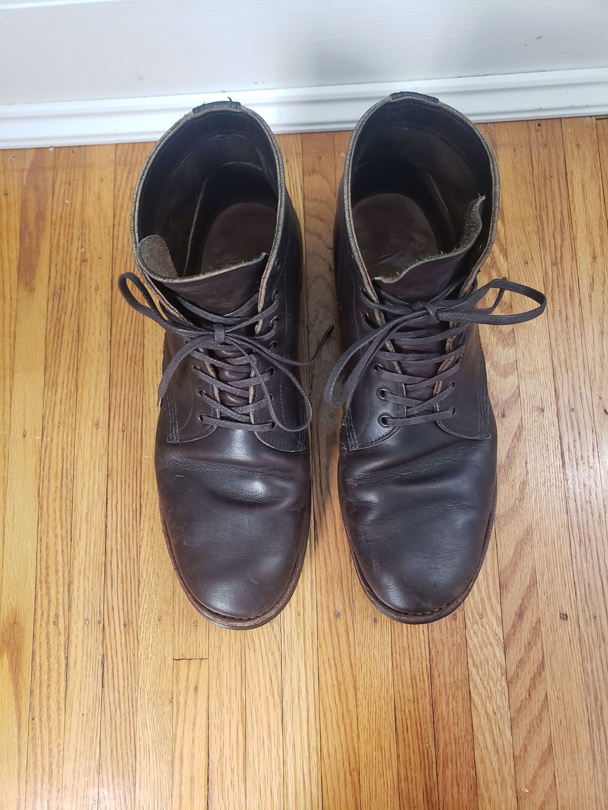 Photo by patinathunderdome on February 1, 2022 of the Red Wing Merchant in S.B. Foot Ebony Harness.