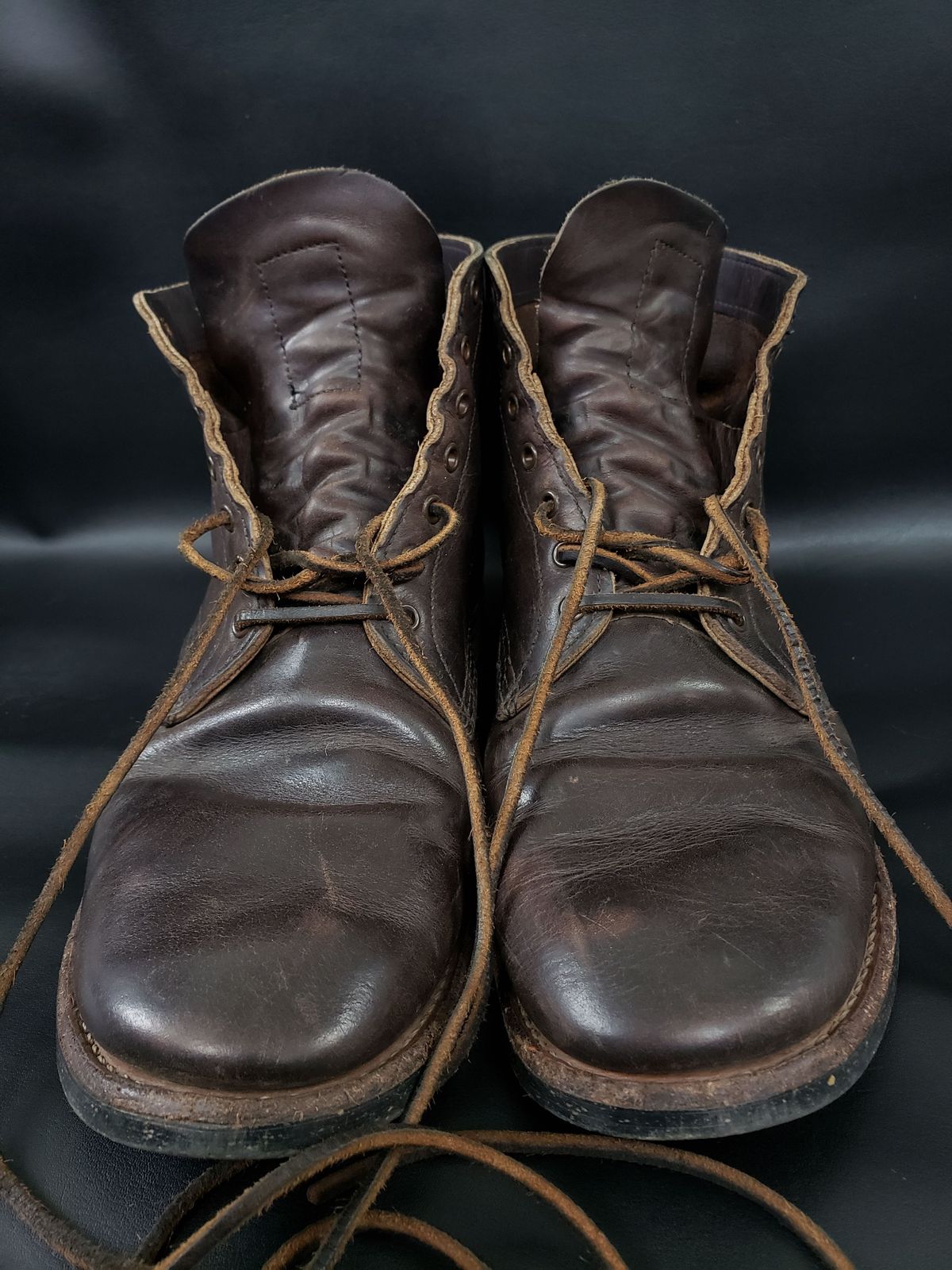 Photo by patinathunderdome on May 2, 2022 of the Red Wing Merchant in S.B. Foot Ebony Harness.