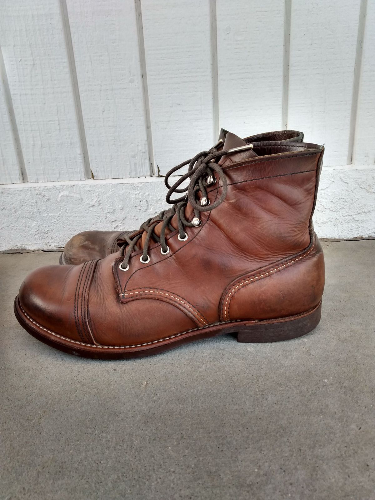 Photo by patinathunderdome on May 1, 2022 of the Red Wing Iron Ranger in S.B. Foot Copper Rough and Tough.