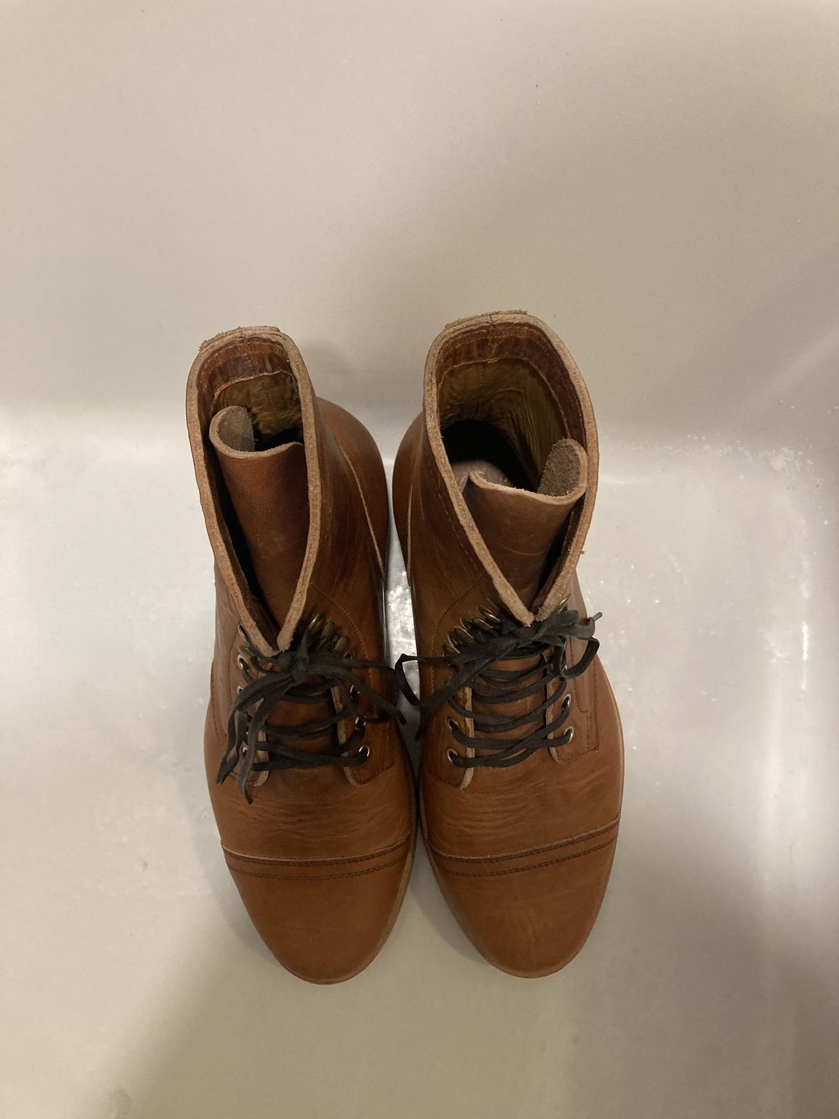 Photo by patinathunderdome on October 1, 2021 of the Imperium Radical in Horween English Tan Dublin.