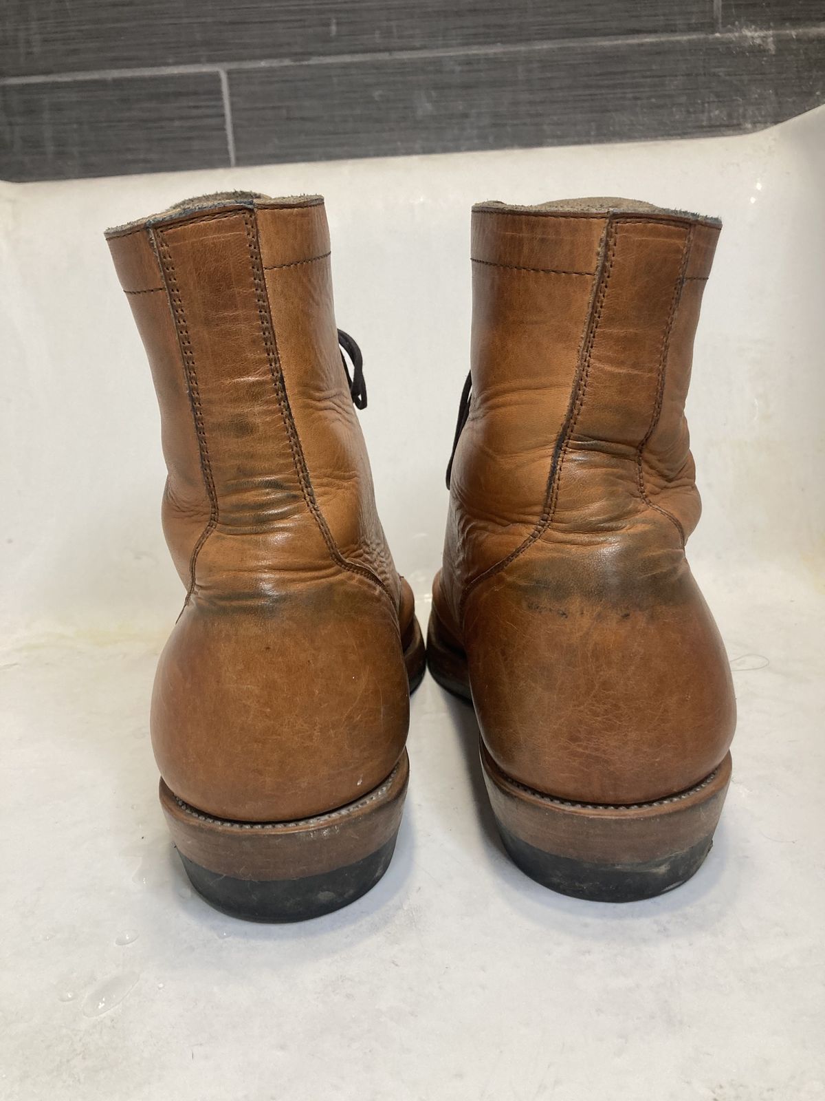 Photo by patinathunderdome on November 2, 2021 of the Imperium Radical in Horween English Tan Dublin.