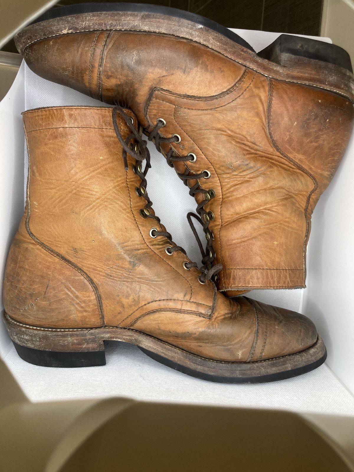 Photo by patinathunderdome on January 6, 2022 of the Imperium Radical in Horween English Tan Dublin.