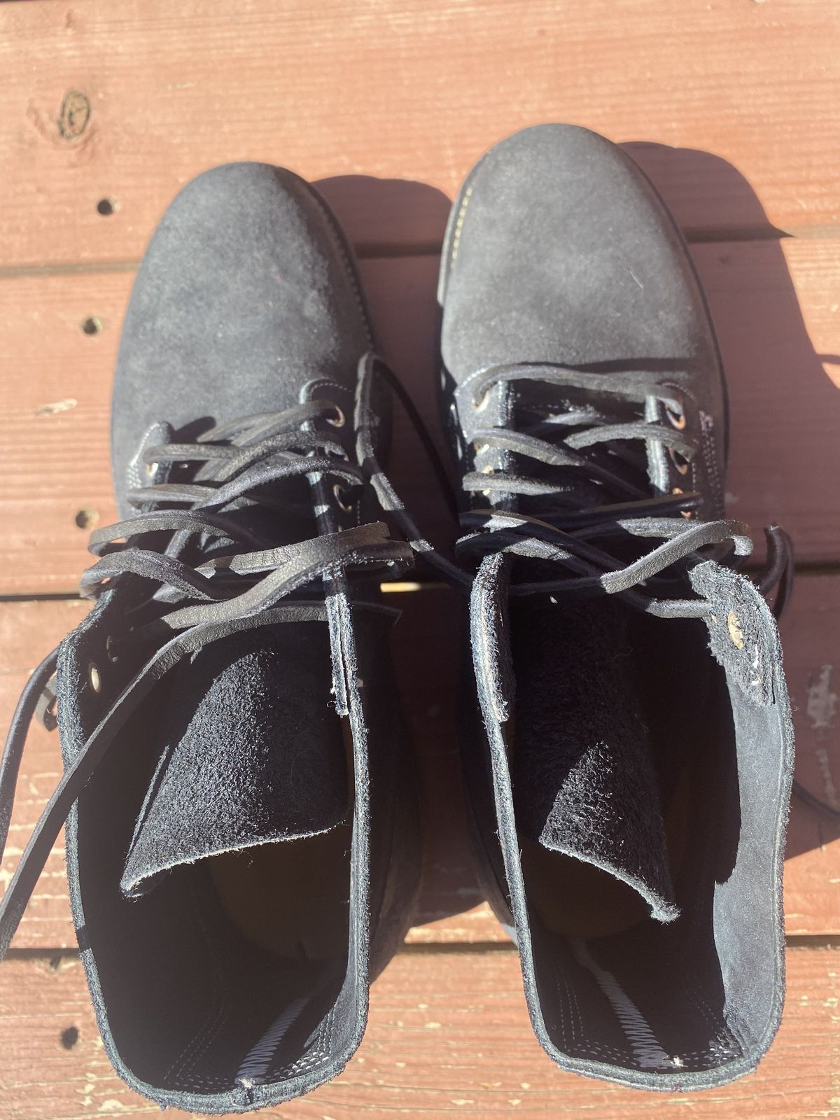 Photo by patinathunderdome on September 30, 2021 of the Viberg Boondocker in Horween Petrol Chamois Roughout.