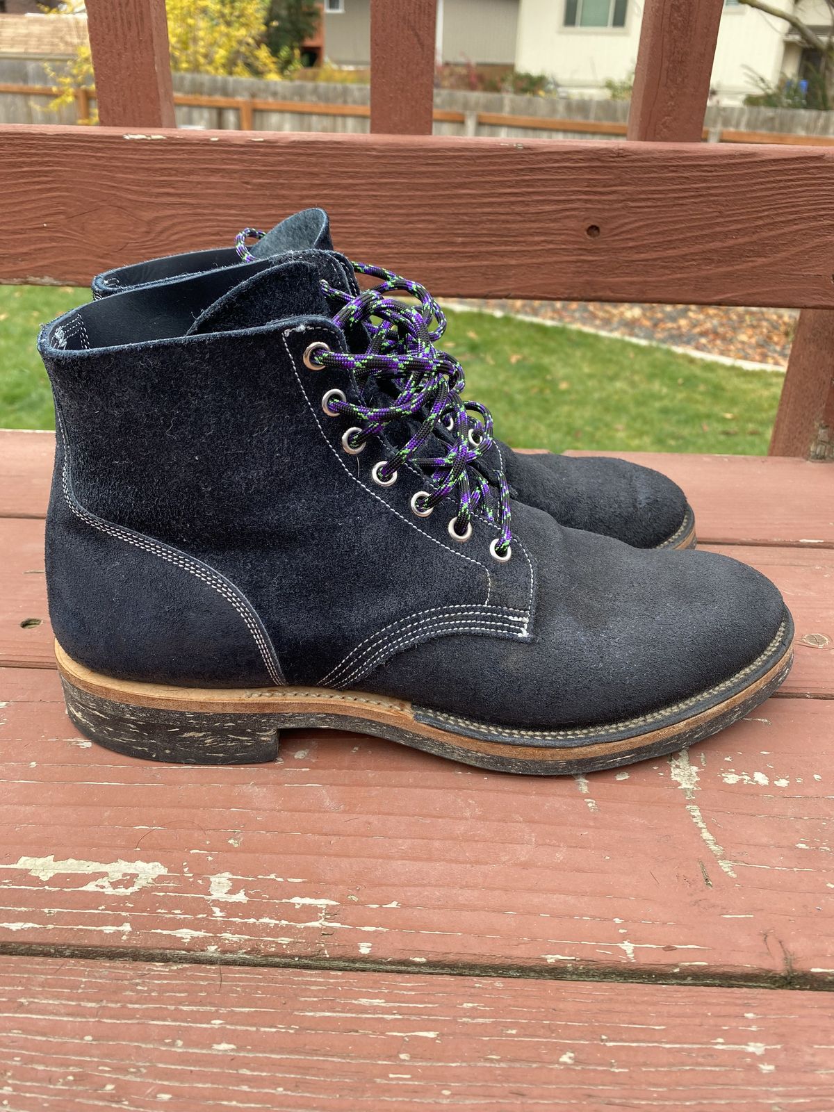 Photo by patinathunderdome on November 2, 2021 of the Viberg Boondocker in Horween Petrol Chamois Roughout.