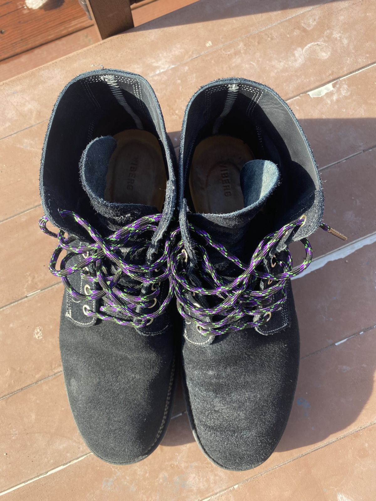 Photo by patinathunderdome on February 5, 2022 of the Viberg Boondocker in Horween Petrol Chamois Roughout.