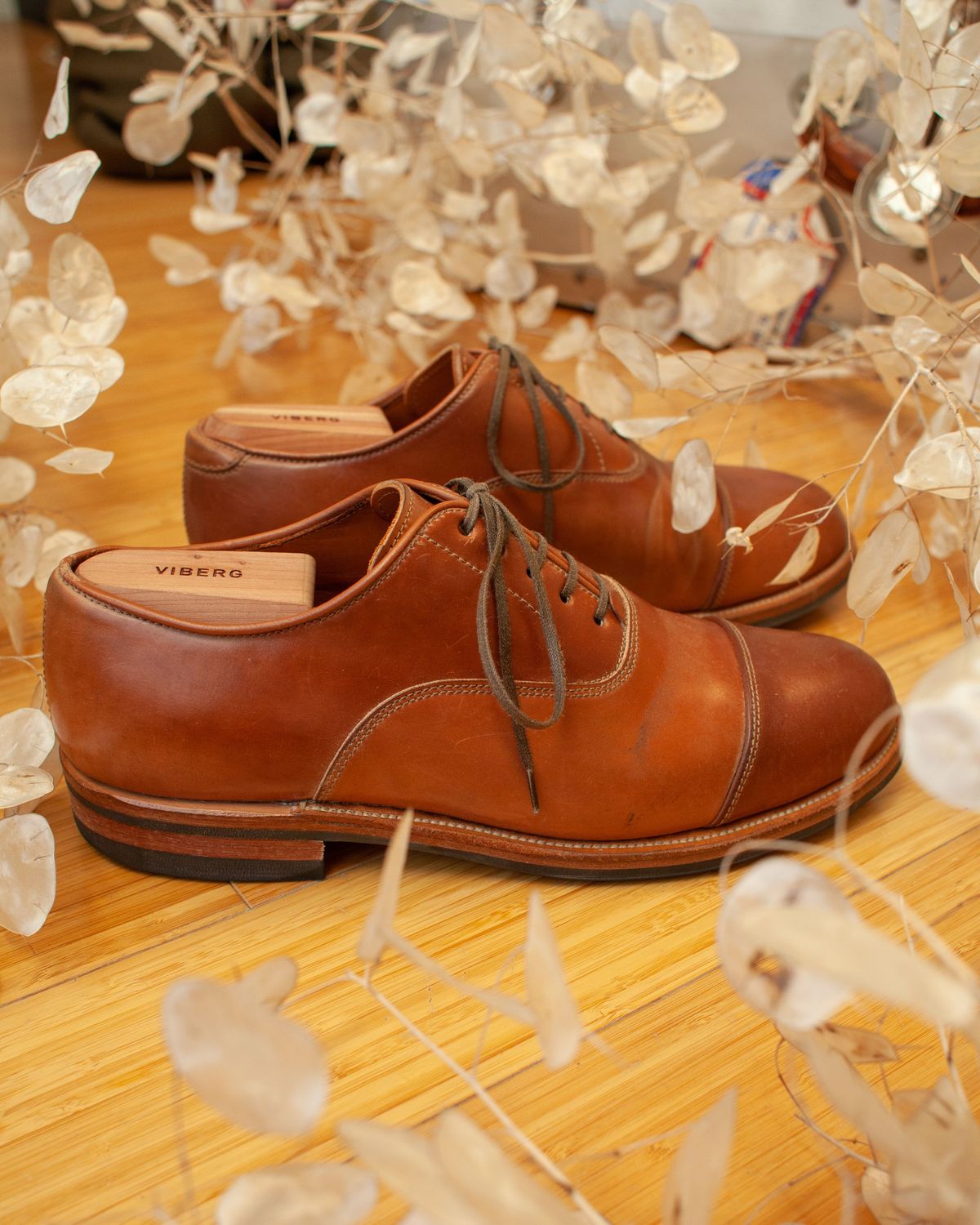 Photo by patinathunderdome on February 6, 2022 of the Viberg Bastion Oxford in Horween Natural Shell Cordovan.