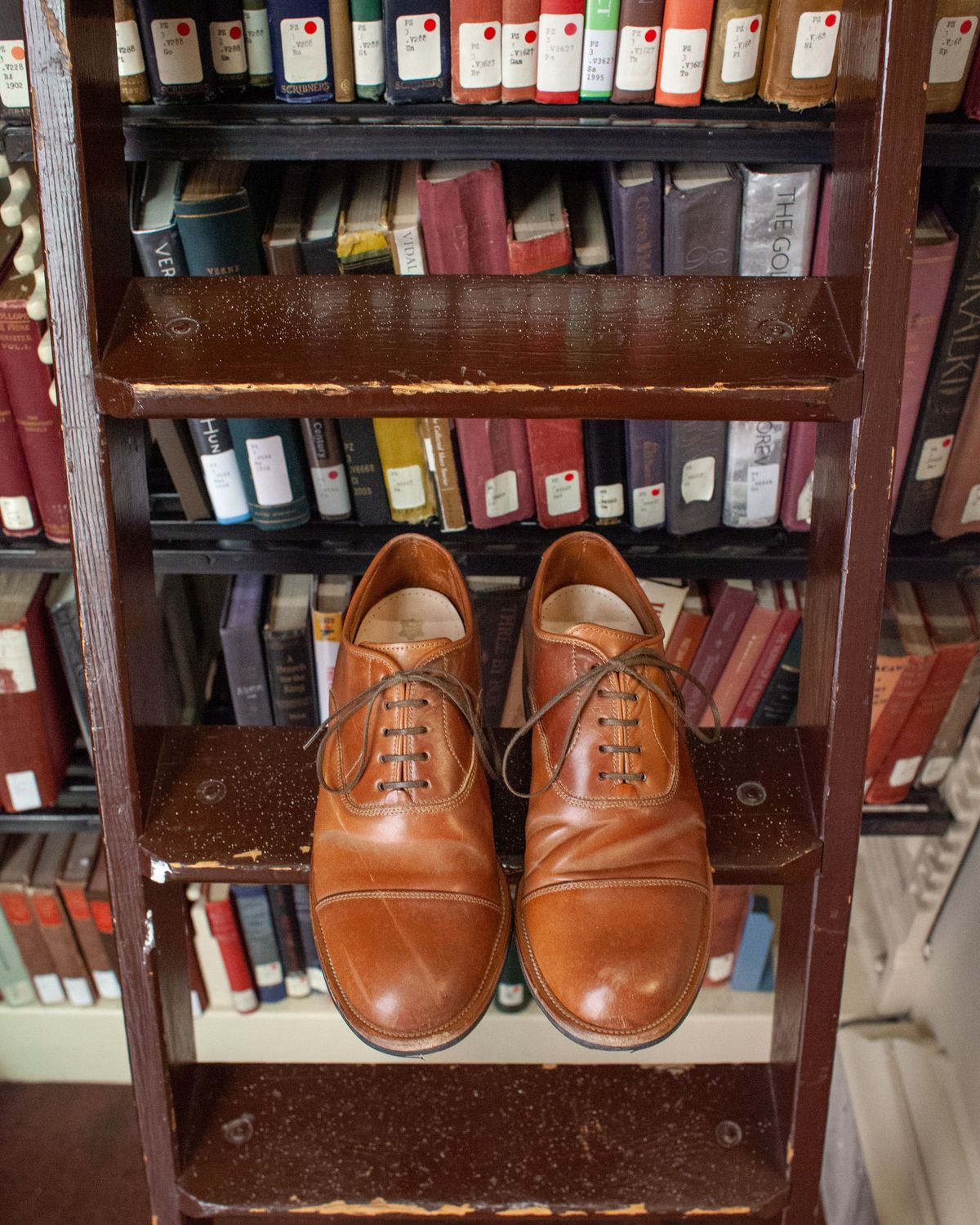 Photo by patinathunderdome on March 6, 2022 of the Viberg Bastion Oxford in Horween Natural Shell Cordovan.