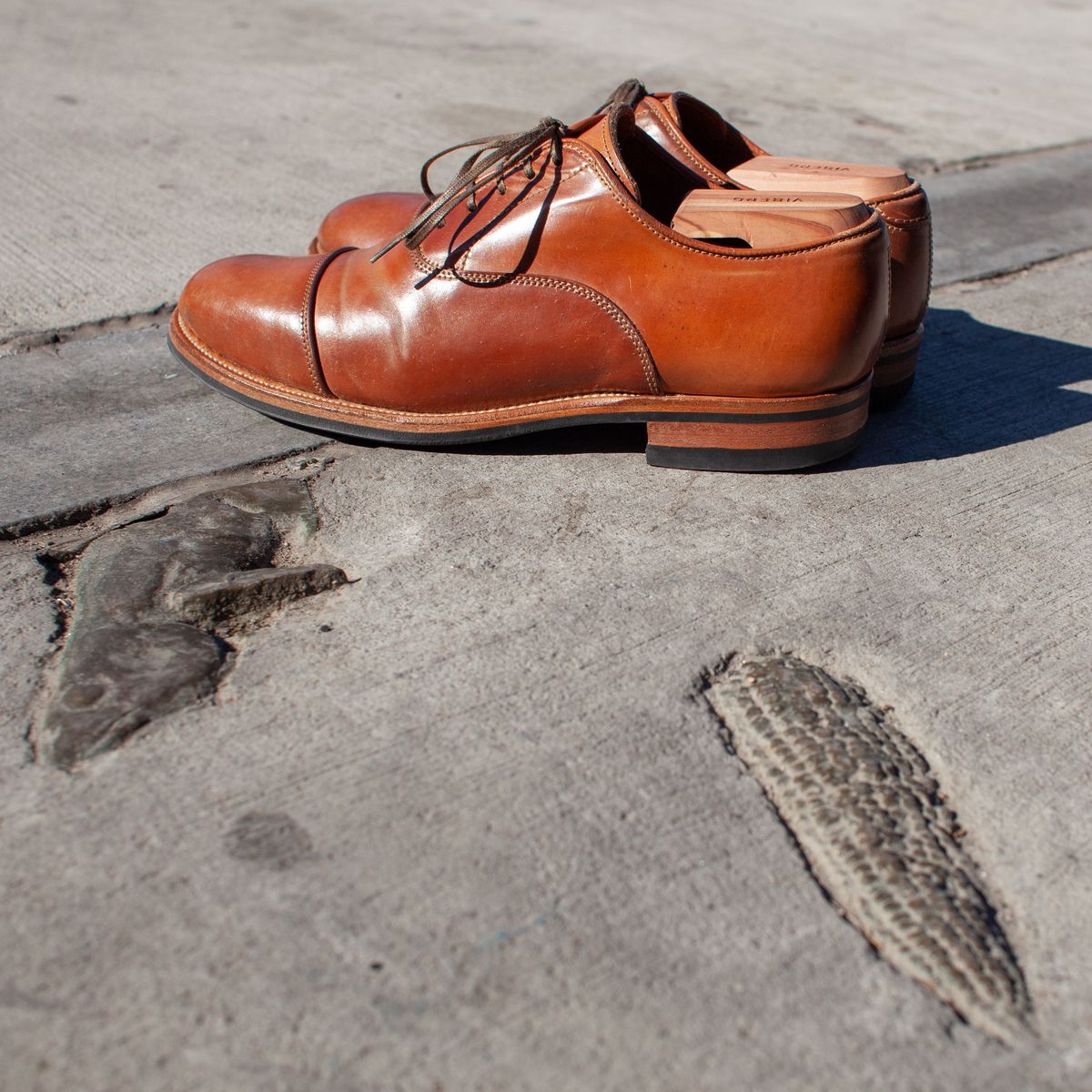 Photo by patinathunderdome on April 6, 2022 of the Viberg Bastion Oxford in Horween Natural Shell Cordovan.