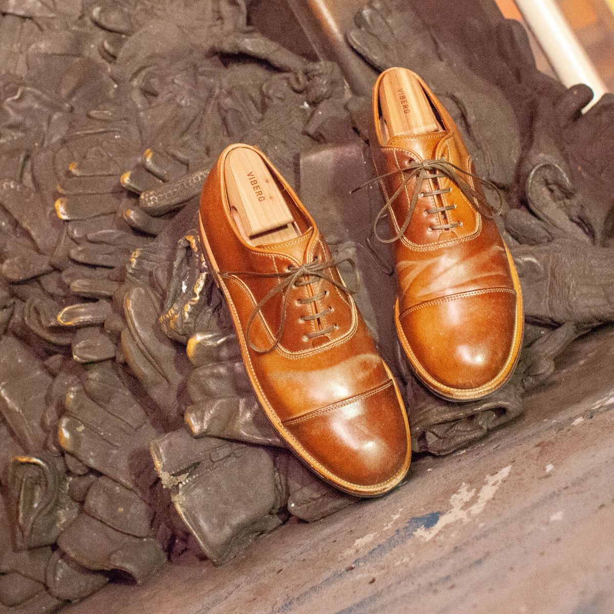 Photo by patinathunderdome on April 6, 2022 of the Viberg Bastion Oxford in Horween Natural Shell Cordovan.