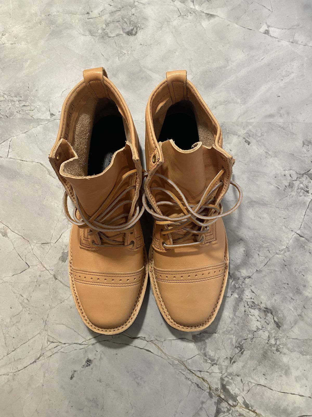 Photo by patinathunderdome on November 1, 2021 of the Wesco Hendrik in Horween Natural Essex.