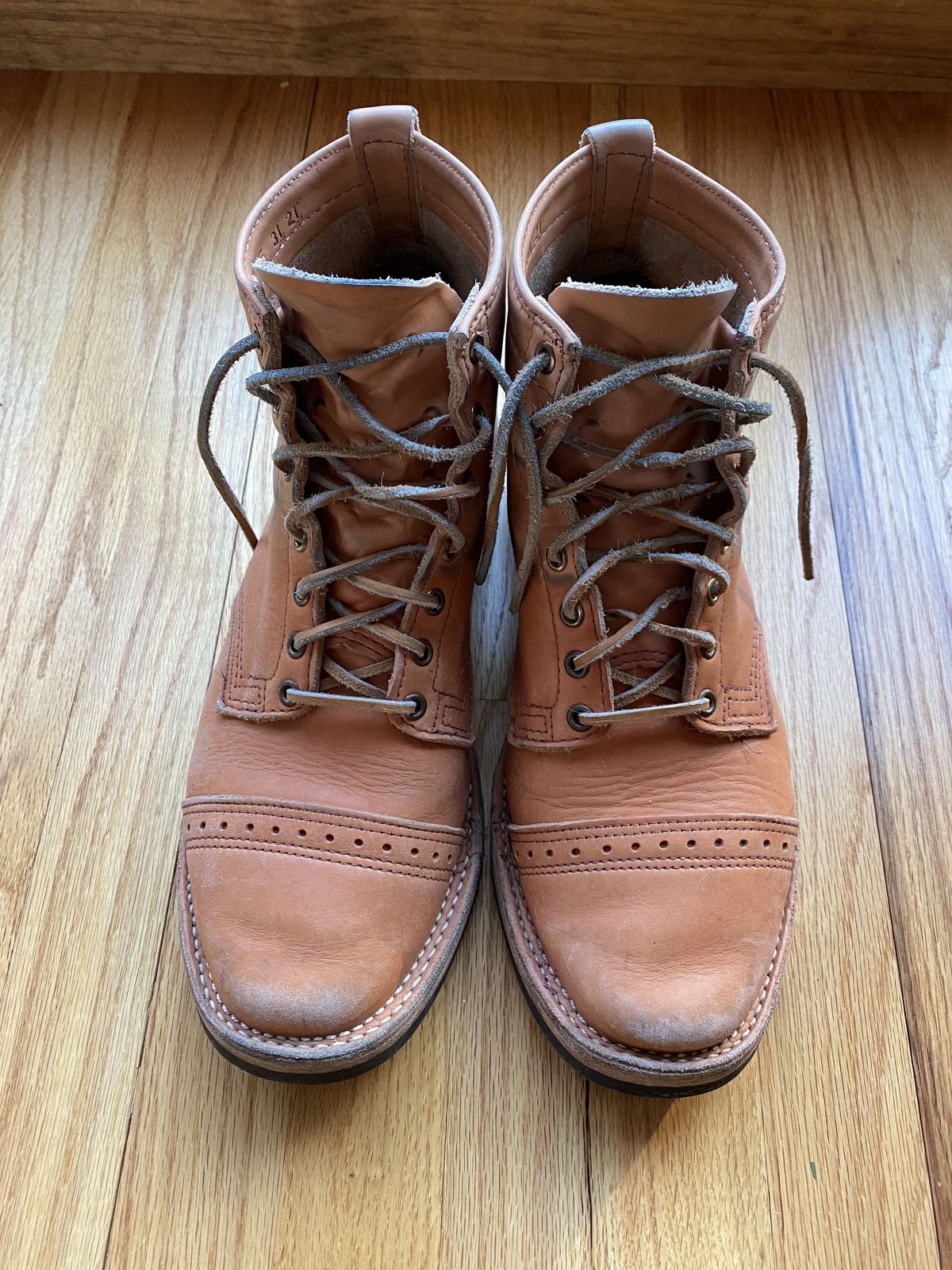 Photo by patinathunderdome on February 1, 2022 of the Wesco Hendrik in Horween Natural Essex.