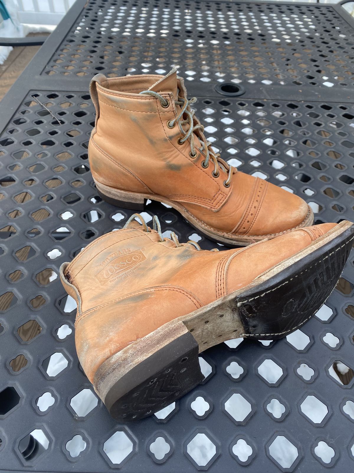 Photo by patinathunderdome on March 1, 2022 of the Wesco Hendrik in Horween Natural Essex.