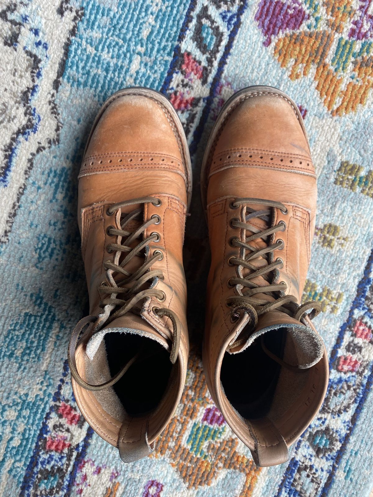 Photo by patinathunderdome on April 1, 2022 of the Wesco Hendrik in Horween Natural Essex.