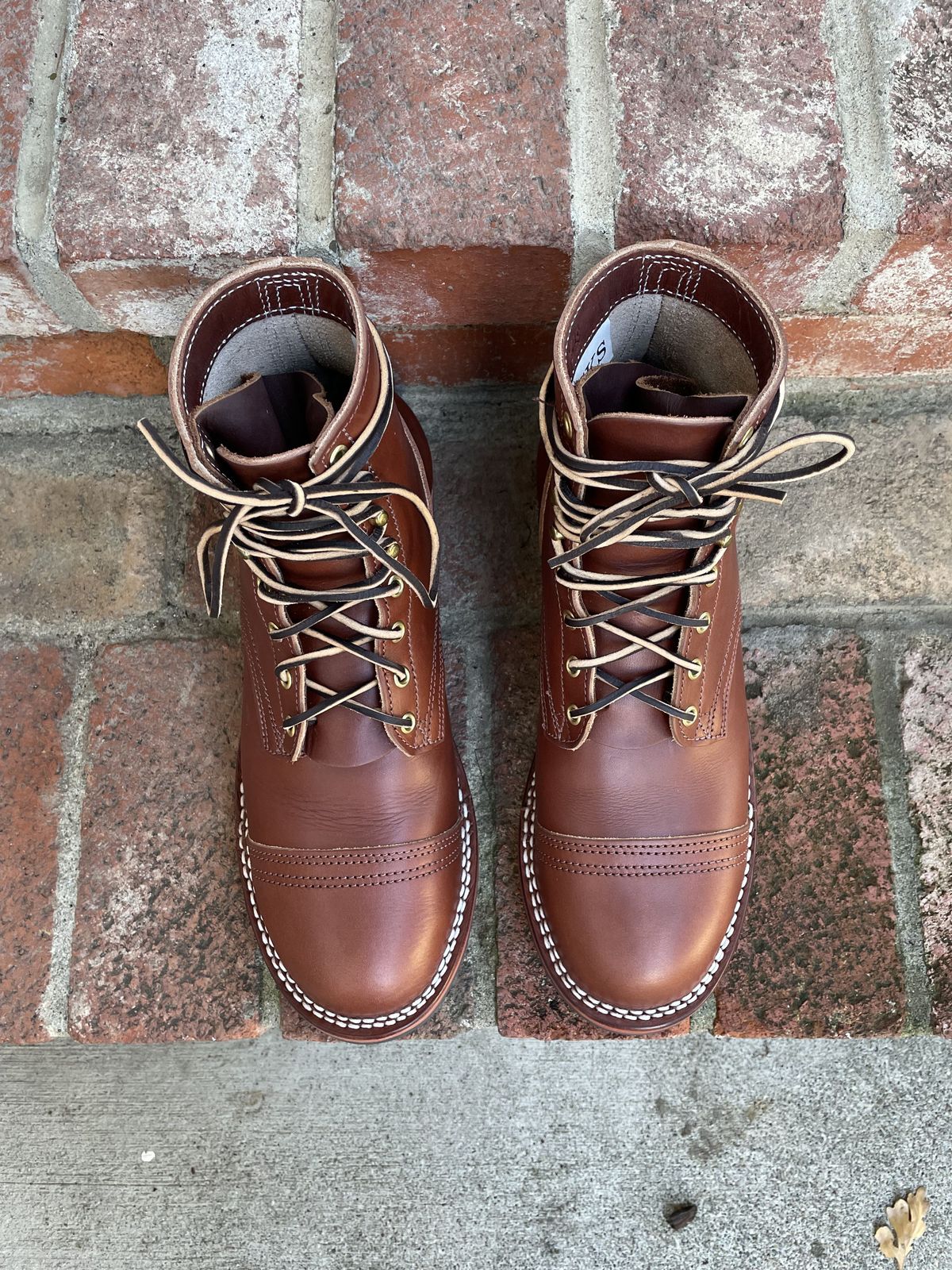 Photo by patinathunderdome on November 1, 2021 of the Nicks Americana in Wickett & Craig Medium Brown English Bridle.