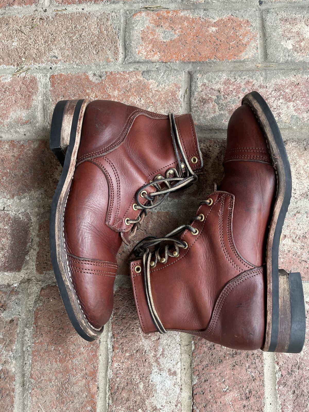 Photo by patinathunderdome on January 6, 2022 of the Nicks Americana in Wickett & Craig Medium Brown English Bridle.