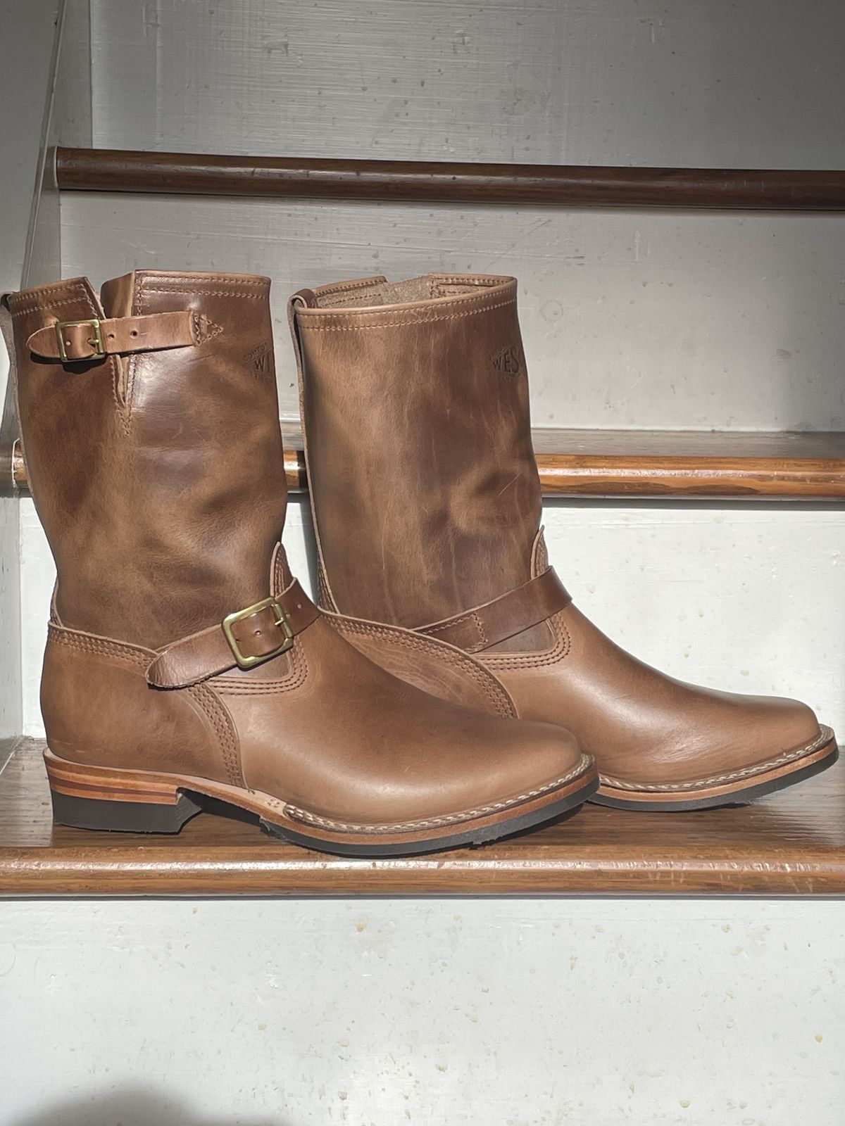 Photo by patinathunderdome on September 30, 2021 of the Wesco Mister Lou in Horween Natural Chromexcel.