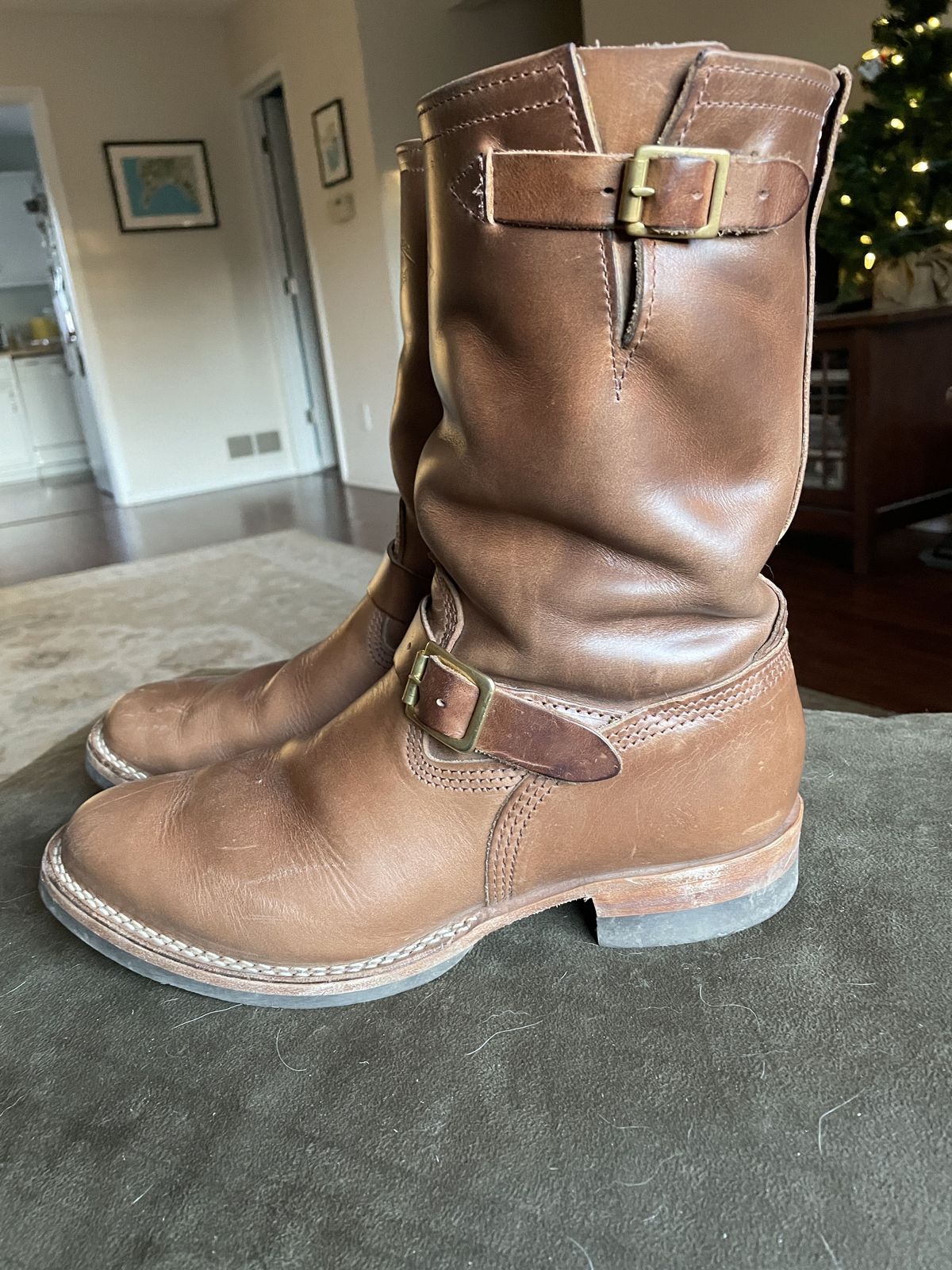 Photo by patinathunderdome on January 5, 2022 of the Wesco Mister Lou in Horween Natural Chromexcel.