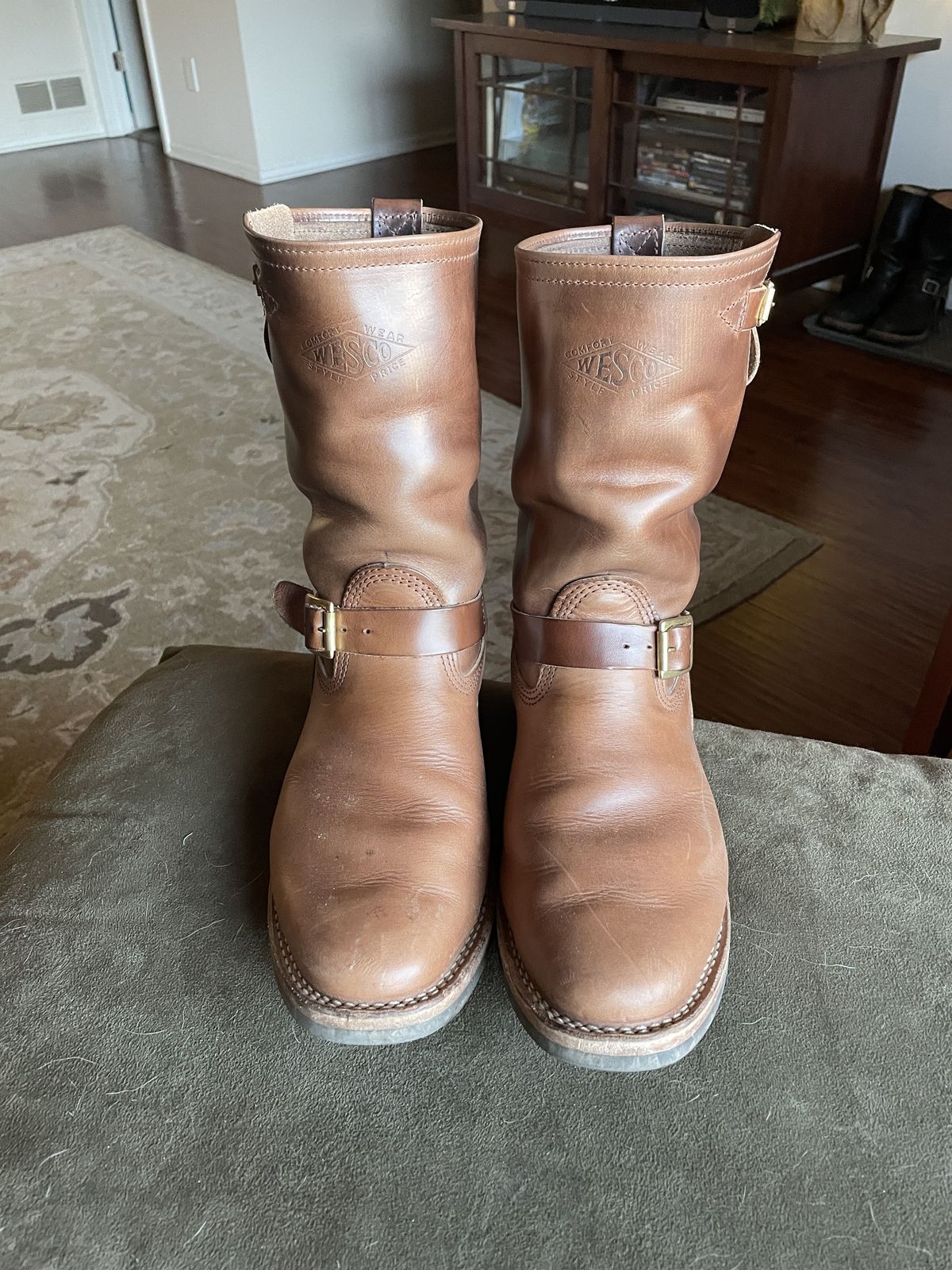 Photo by patinathunderdome on January 5, 2022 of the Wesco Mister Lou in Horween Natural Chromexcel.