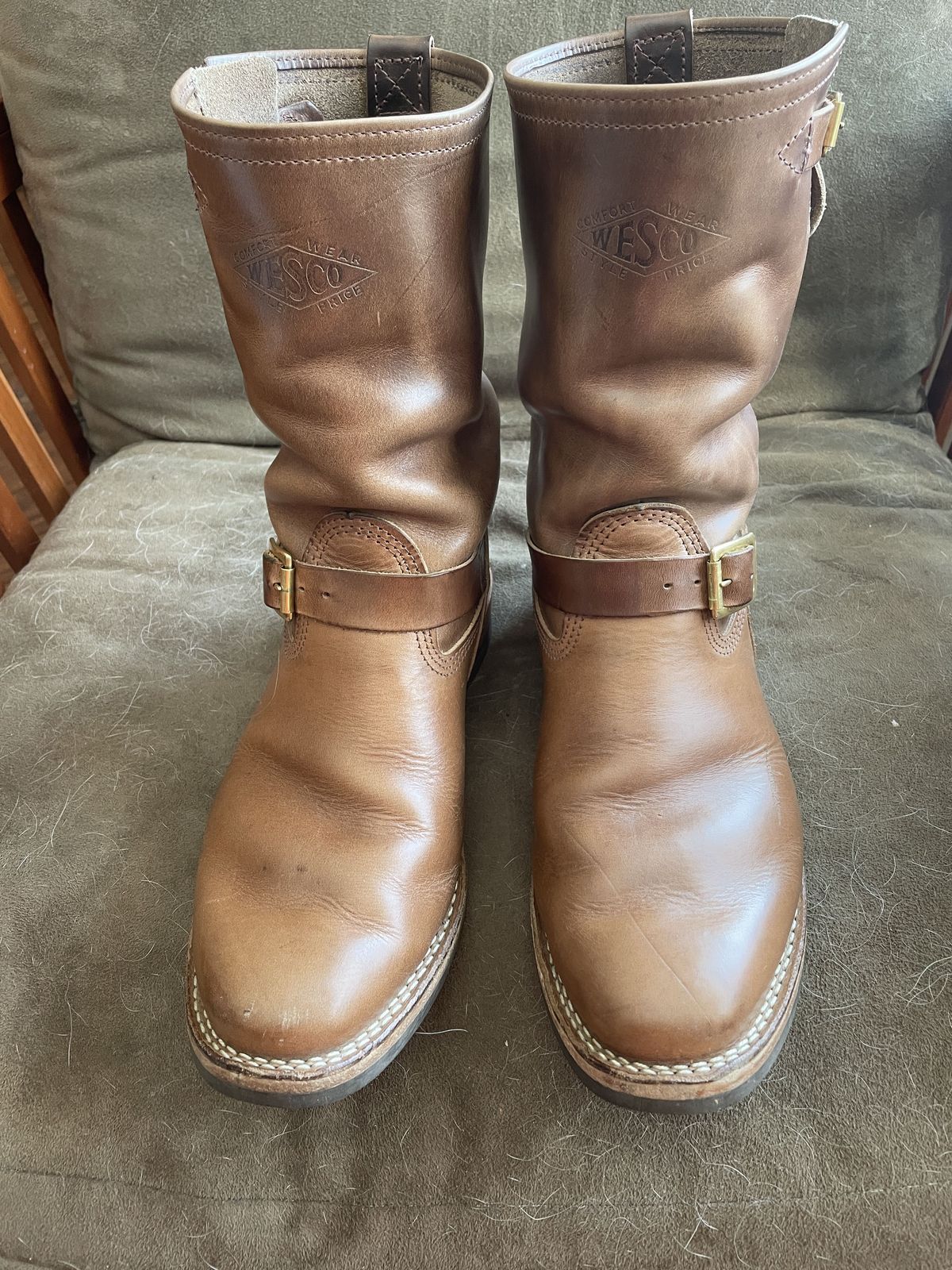 Photo by patinathunderdome on February 5, 2022 of the Wesco Mister Lou in Horween Natural Chromexcel.