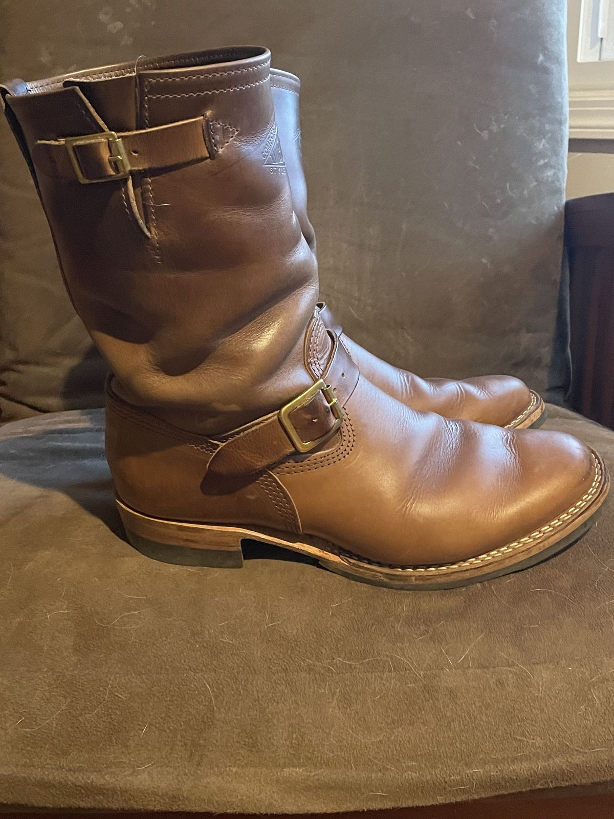 Photo by patinathunderdome on April 5, 2022 of the Wesco Mister Lou in Horween Natural Chromexcel.