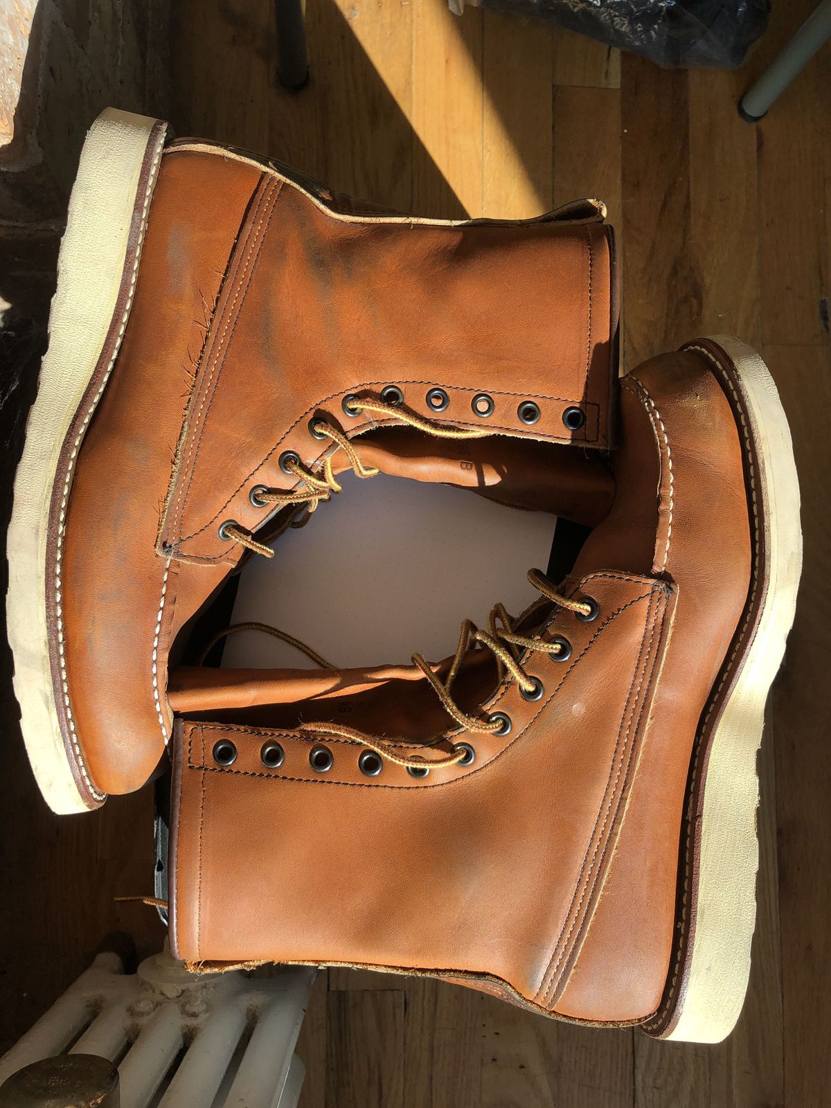 Photo by patinathunderdome on December 4, 2021 of the Red Wing 8-Inch Classic Moc in S.B. Foot Oro-Iginal.