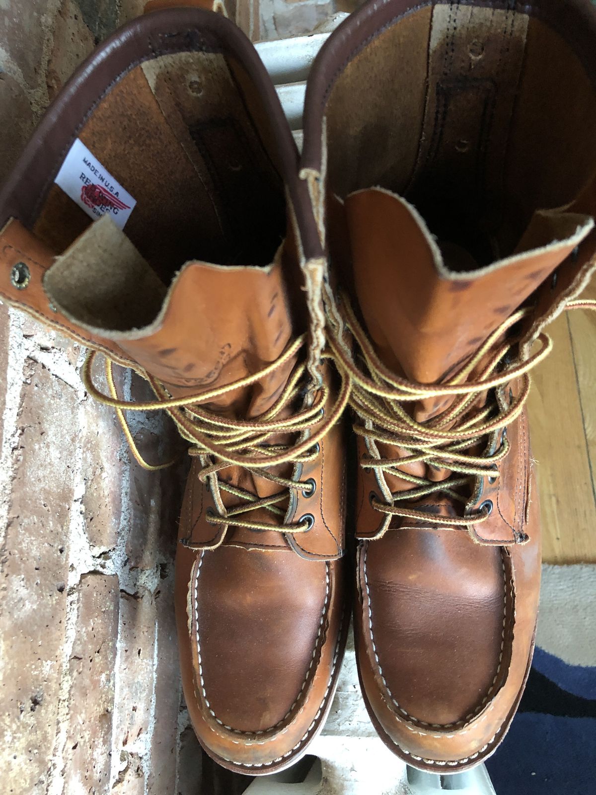 Photo by patinathunderdome on January 4, 2022 of the Red Wing 8-Inch Classic Moc in S.B. Foot Oro-Iginal.