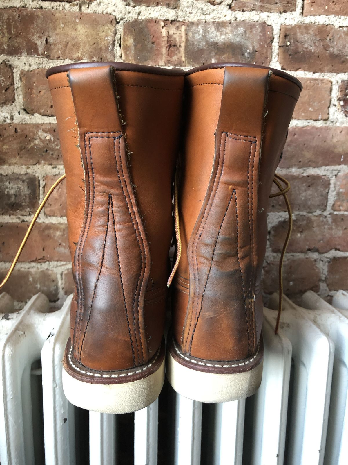 Photo by patinathunderdome on January 4, 2022 of the Red Wing 8-Inch Classic Moc in S.B. Foot Oro-Iginal.