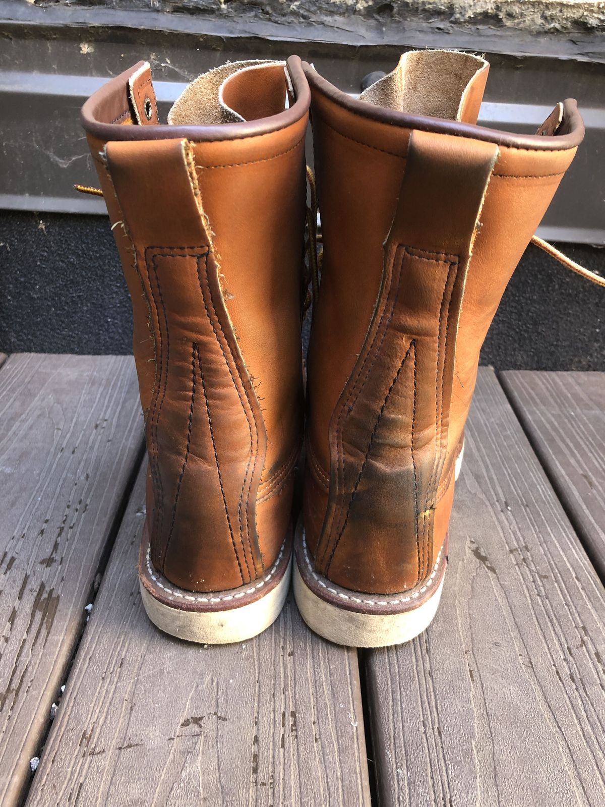 Photo by patinathunderdome on February 5, 2022 of the Red Wing 8-Inch Classic Moc in S.B. Foot Oro-Iginal.