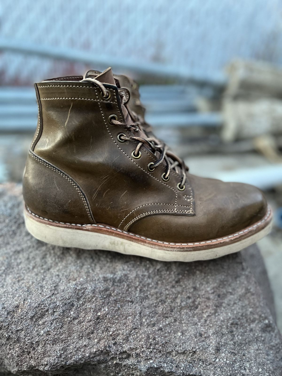 Photo by patinathunderdome on March 6, 2022 of the Truman Service Boot in Maryam Olive Horsebutt.