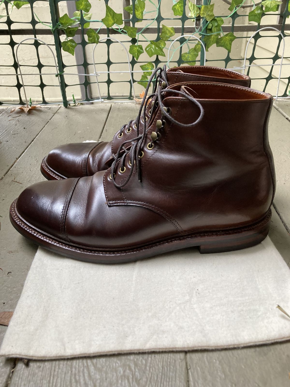 Photo by patinathunderdome on January 3, 2022 of the Grant Stone Cap Toe Boot in Horween Crimson Chromexcel.