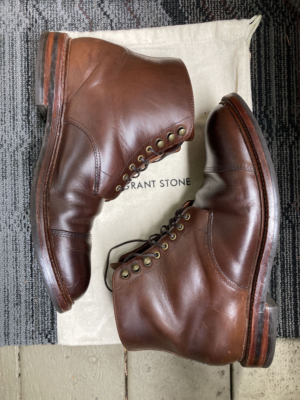 Photo by patinathunderdome on March 1, 2022 of the Grant Stone Cap Toe Boot in Horween Crimson Chromexcel.