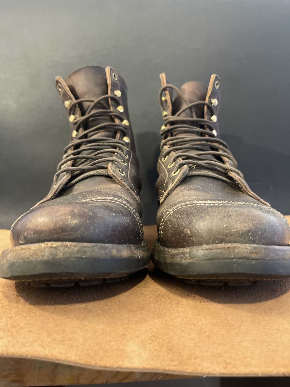 Photo by patinathunderdome on April 4, 2022 of the Truman Upland Boot in Horween Whiskey Predator.