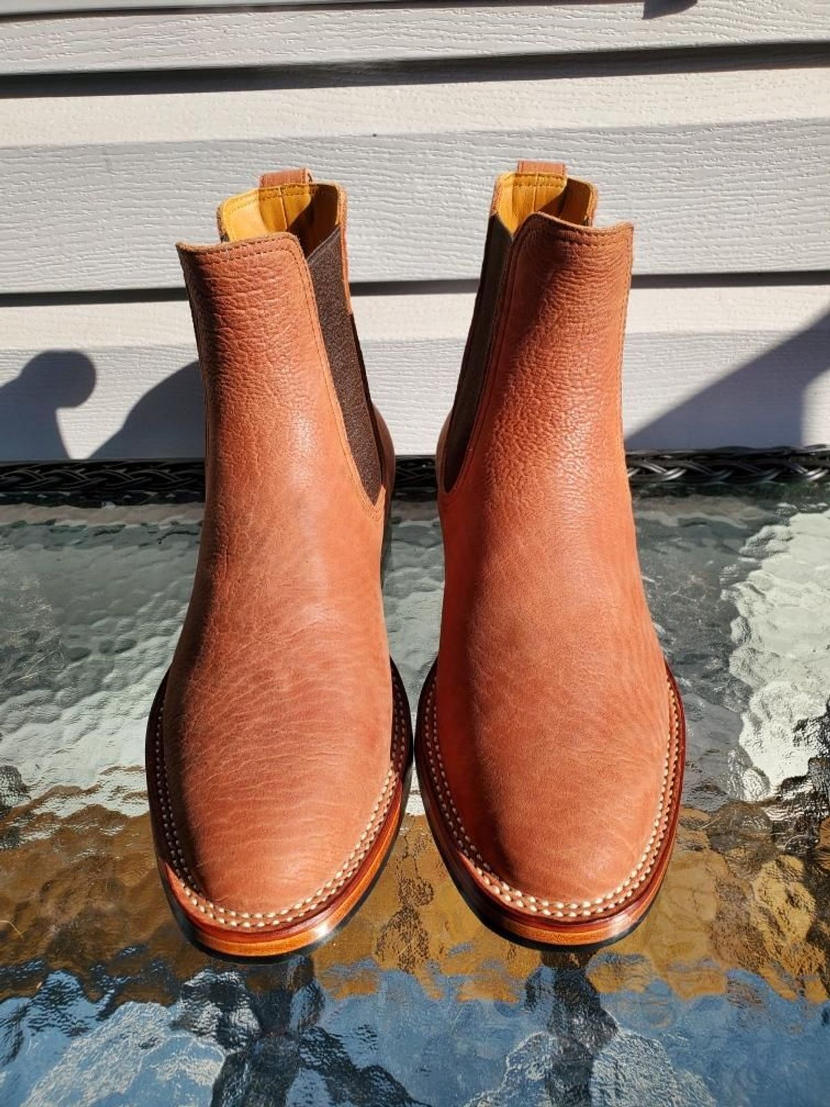 Photo by patinathunderdome on September 30, 2021 of the Benzein The Seventh Chelsea Boot in Shinki Red Brown Shrunken Horsebutt.