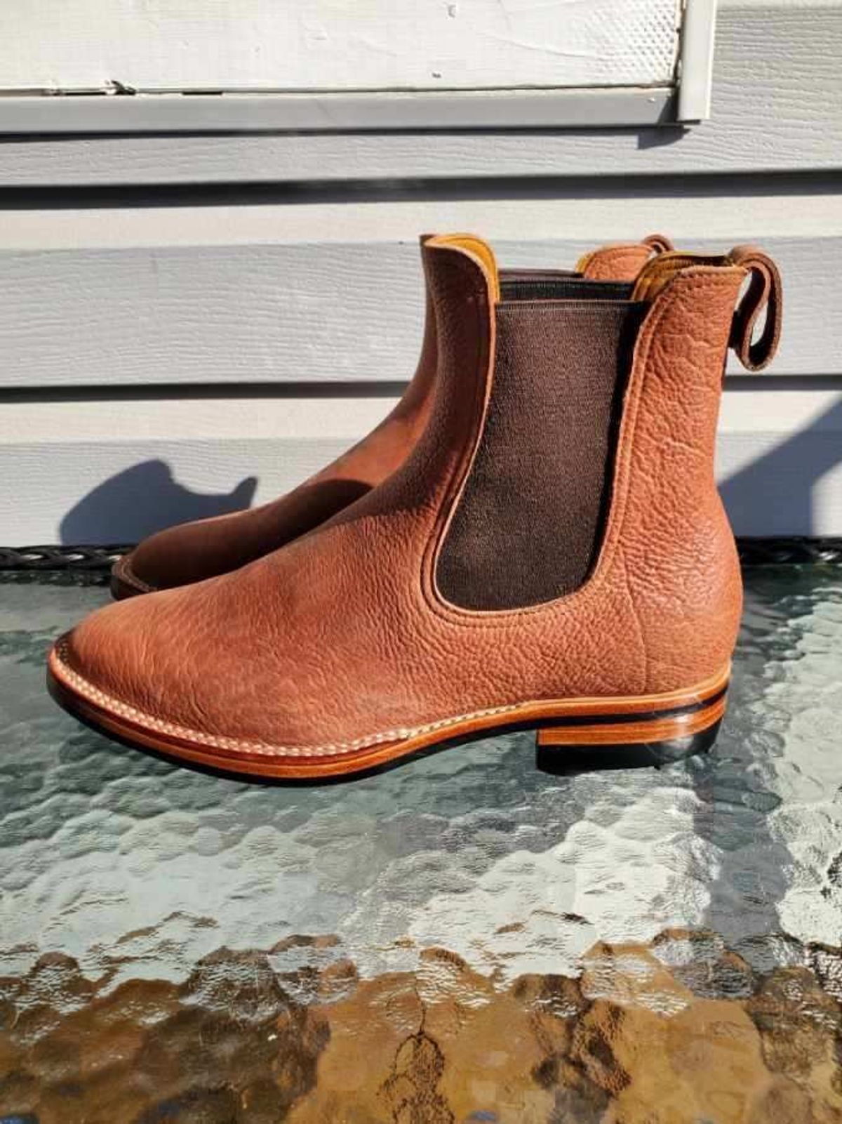 Photo by patinathunderdome on September 30, 2021 of the Benzein The Seventh Chelsea Boot in Shinki Red Brown Shrunken Horsebutt.