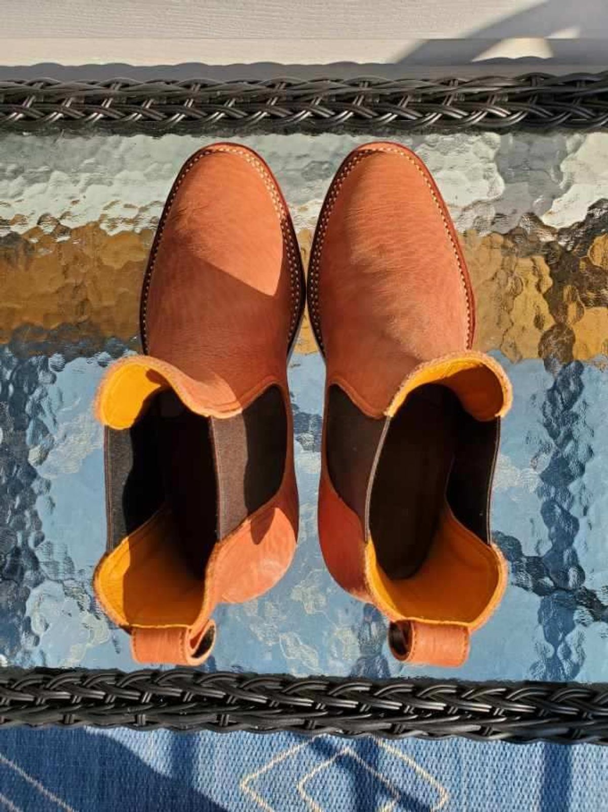 Photo by patinathunderdome on September 30, 2021 of the Benzein The Seventh Chelsea Boot in Shinki Red Brown Shrunken Horsebutt.