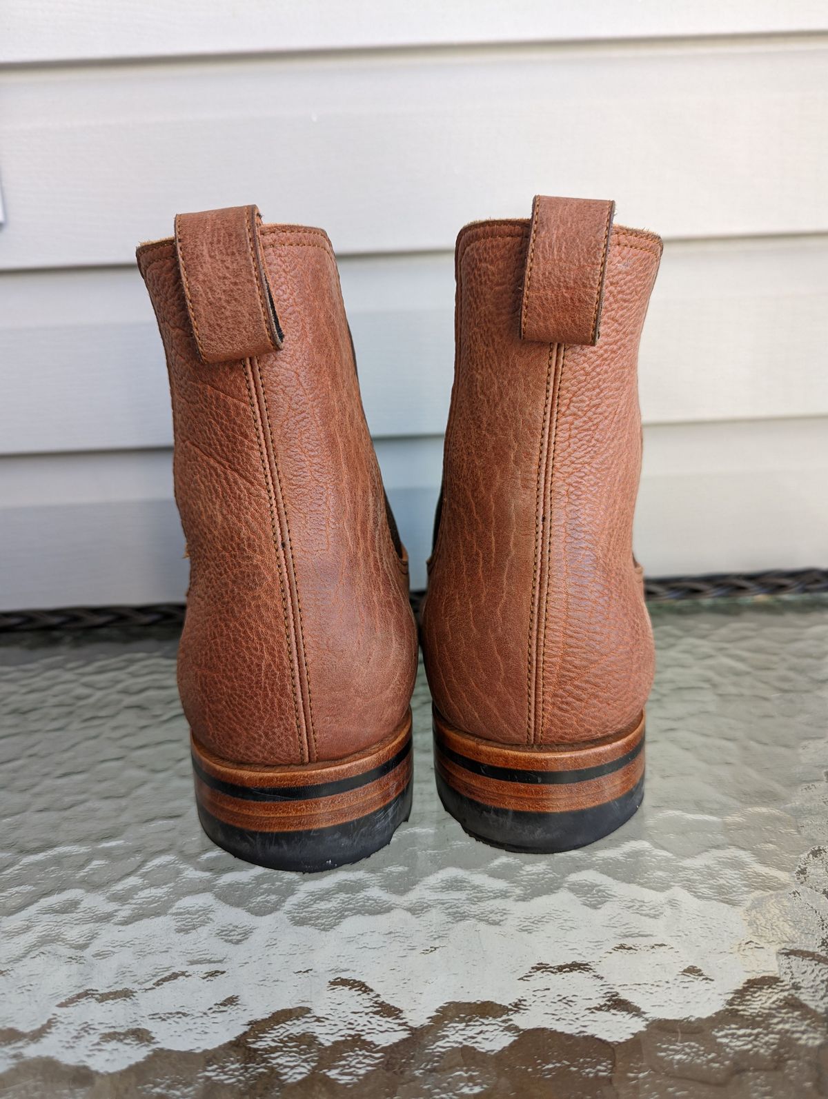 Photo by patinathunderdome on November 1, 2021 of the Benzein The Seventh Chelsea Boot in Shinki Red Brown Shrunken Horsebutt.