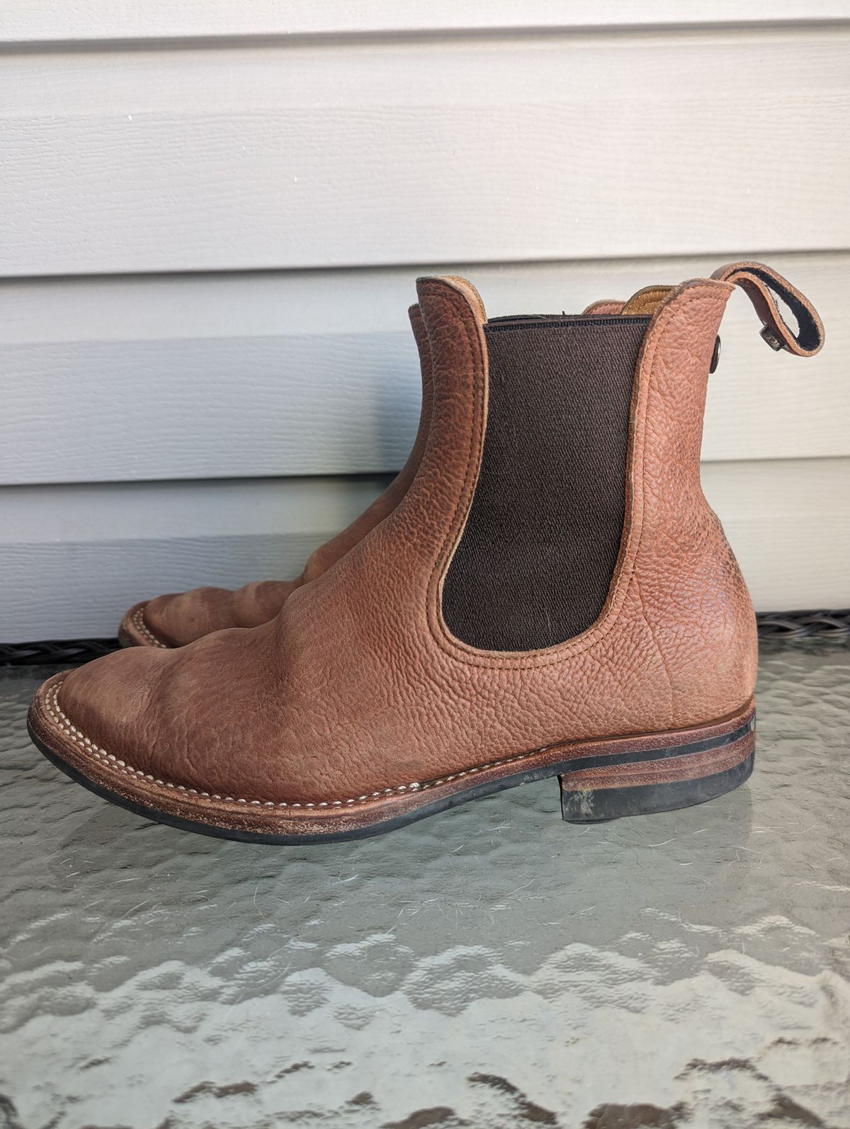 Photo by patinathunderdome on February 1, 2022 of the Benzein The Seventh Chelsea Boot in Shinki Red Brown Shrunken Horsebutt.
