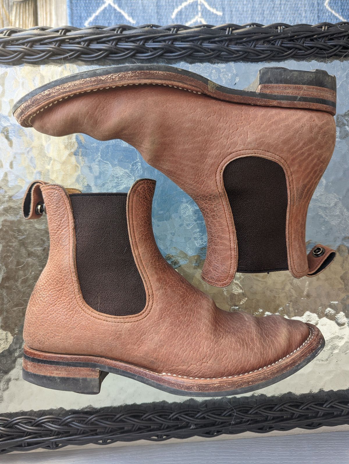 Photo by patinathunderdome on February 1, 2022 of the Benzein The Seventh Chelsea Boot in Shinki Red Brown Shrunken Horsebutt.